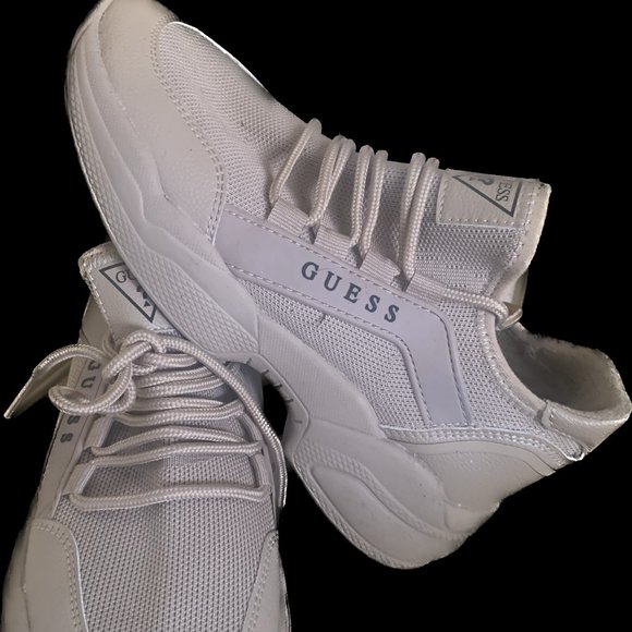 Guess women's sneaker - Picture 1 of 3